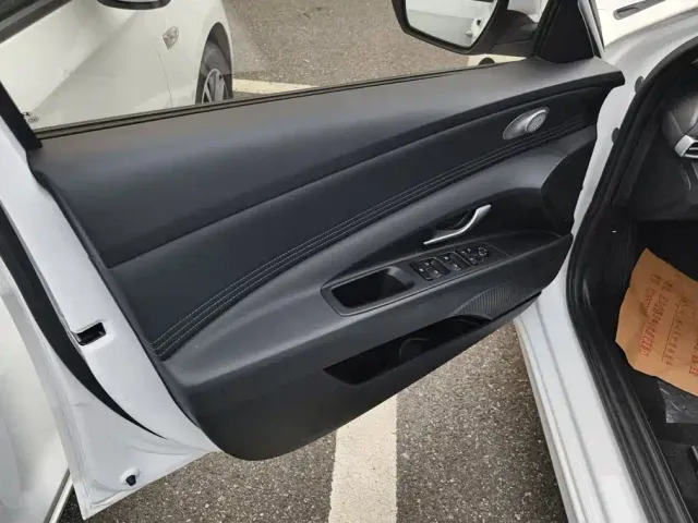 Hyundai Elantra — Фото автомобиля 7
