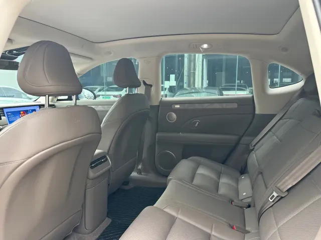 IM Motors LS6 — Фото автомобиля 6