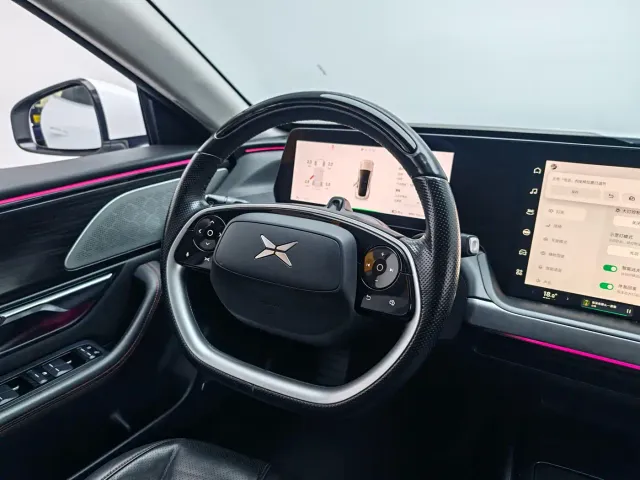 Xpeng P7 — Фото автомобиля 15