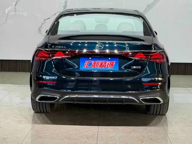 Mercedes-Benz E-Class — Фото автомобиля 24