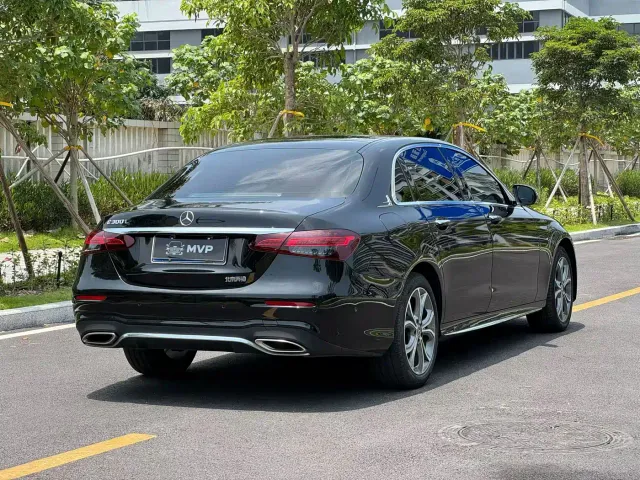 Mercedes-Benz E-Class — Фото автомобиля 7