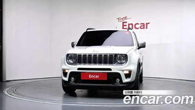 Jeep Renegade — Фото автомобиля 3