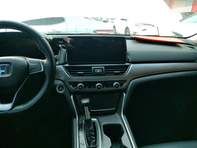 Honda Accord — Фото автомобиля 12