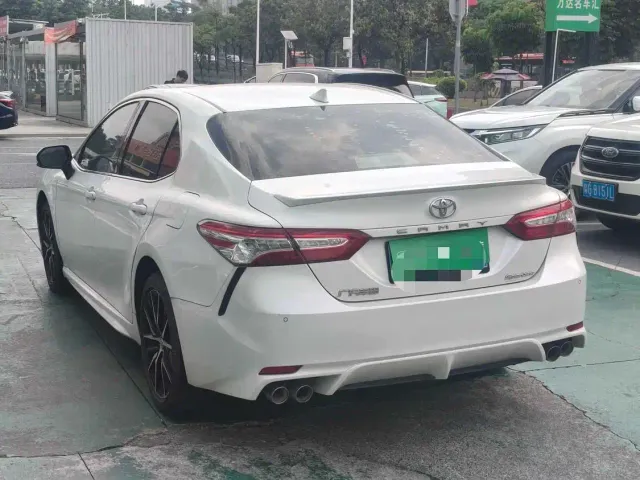 Toyota Camry — Фото автомобиля 6
