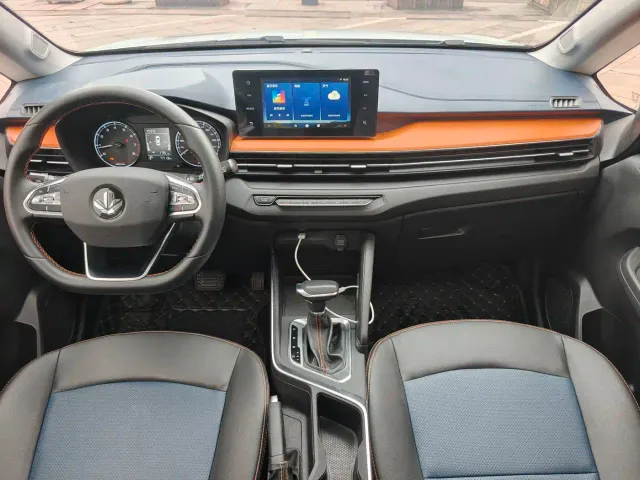 Livan X3 PRO — Фото автомобиля 10