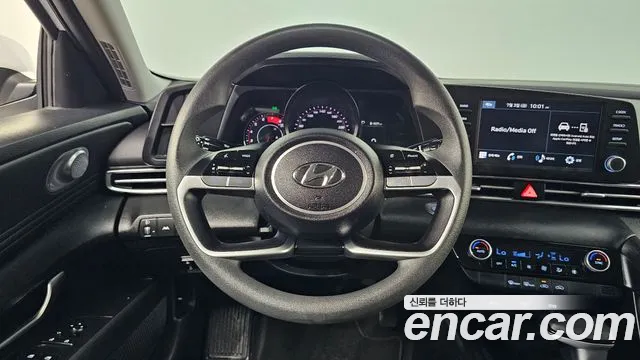 Hyundai AVANTE Avante (CN7) — Фото автомобиля 12