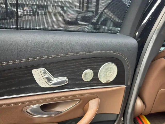 Mercedes-Benz E-Class — Фото автомобиля 12