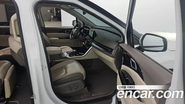 Kia Carnival Generation 4 — Фото автомобиля 16