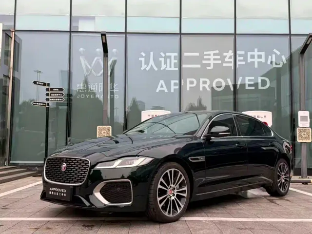 Фотография автомобиля — Jaguar XFL