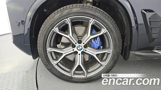 BMW X5 xDrive 40i M Sport — Фото автомобиля 5