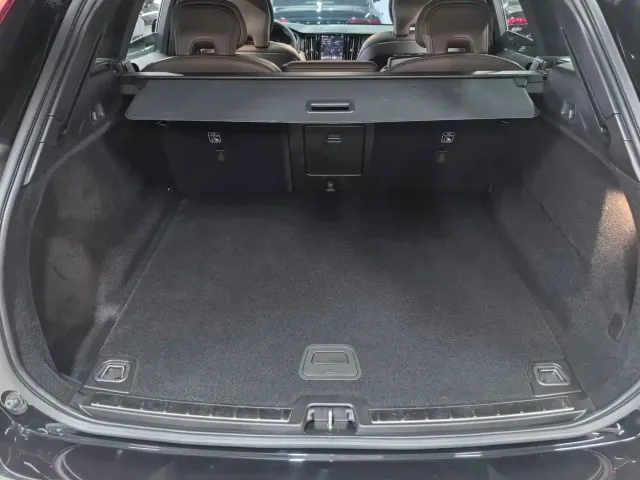 Volvo XC60 — Фото автомобиля 7