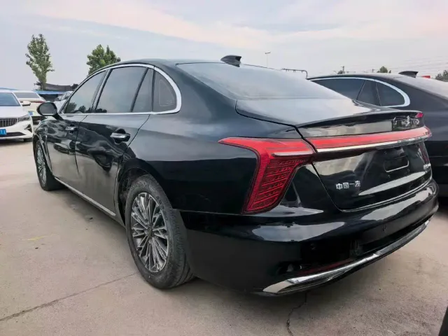 Hongqi H5 — Фото автомобиля 9