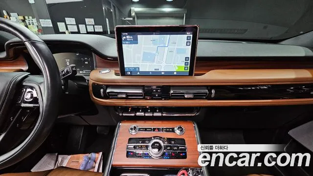 Lincoln Aviator Aviator 2 поколение 3.0 Reserve Jet Package AWD — Фото автомобиля 13