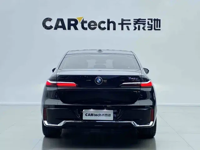 BMW 7 Series — Фото автомобиля 4
