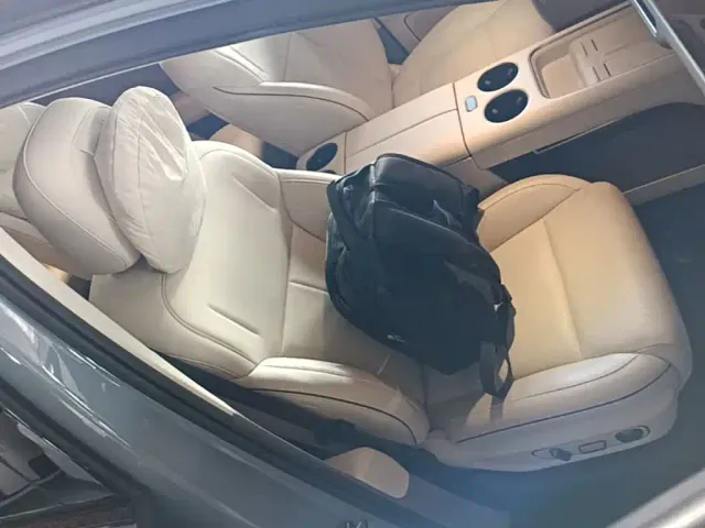 Li Auto i8 — Фото автомобиля 24