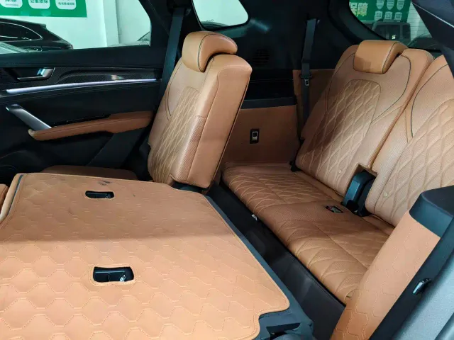 BYD Tang — Фото автомобиля 9