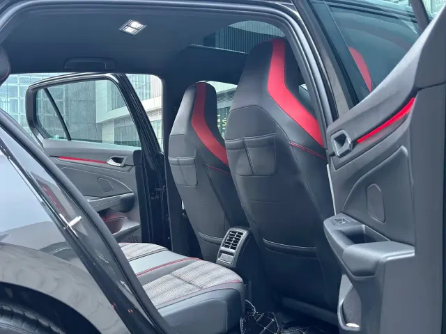 Volkswagen Golf GTI — Фото автомобиля 7