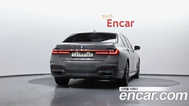 BMW 7-Series — Фото автомобиля 4