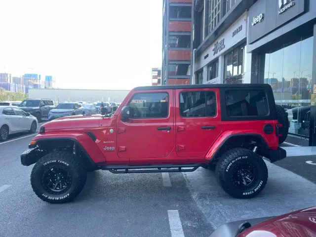 Jeep Wrangler — Фото автомобиля 4