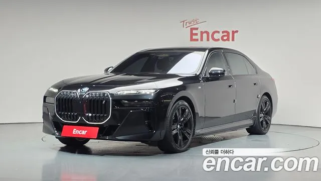 Фотография автомобиля — BMW i7 i7 (G70)