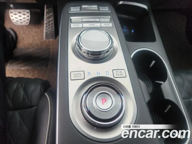 Genesis GV70 2.5T Бензин AWD — Фото автомобиля 12
