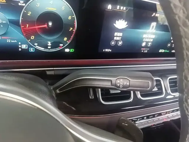 Mercedes-Benz GLE-Class — Фото автомобиля 9