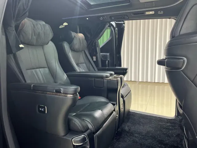 Toyota Vellfire — Фото автомобиля 11
