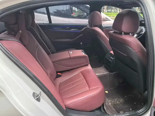 BMW 5 Series — Фото автомобиля 7