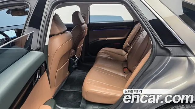 Hyundai Grandeur GN7 — Фото автомобиля 16