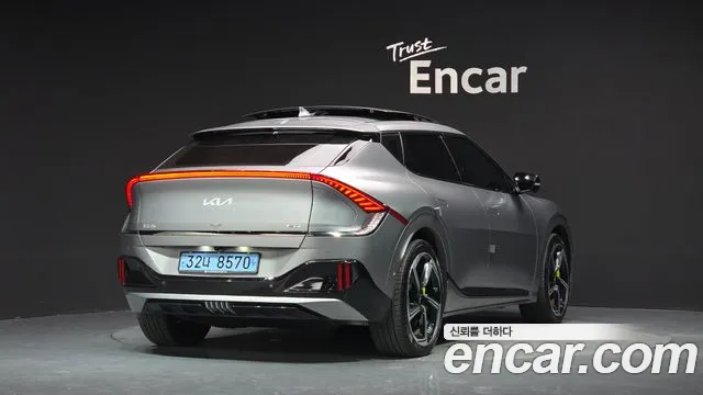 Kia EV6 — Фото автомобиля 2