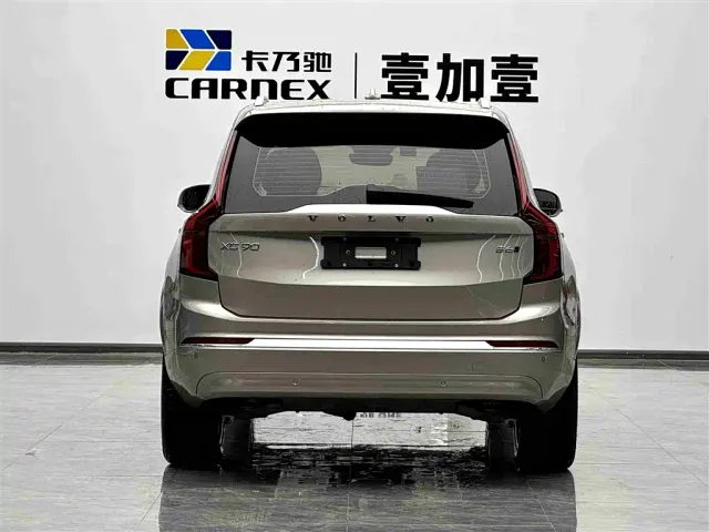 Volvo XC90 — Фото автомобиля 15
