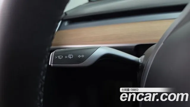 Tesla Model Y — Фото автомобиля 27