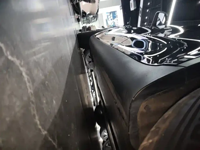 Tesla Model Y — Фото автомобиля 21