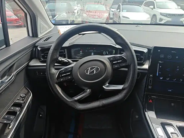 Hyundai Custo — Фото автомобиля 10