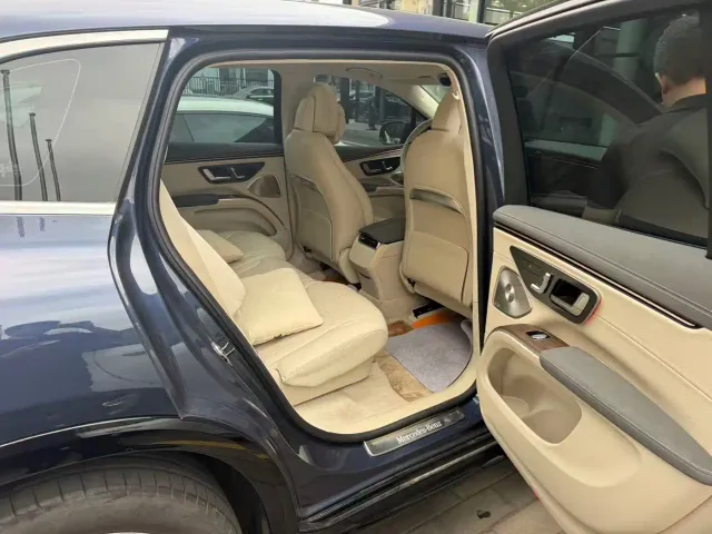 Mercedes-Benz EQS SUV — Фото автомобиля 4