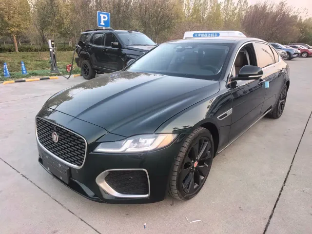 Фотография автомобиля — Jaguar XFL