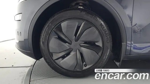 Tesla Model Y — Фото автомобиля 5