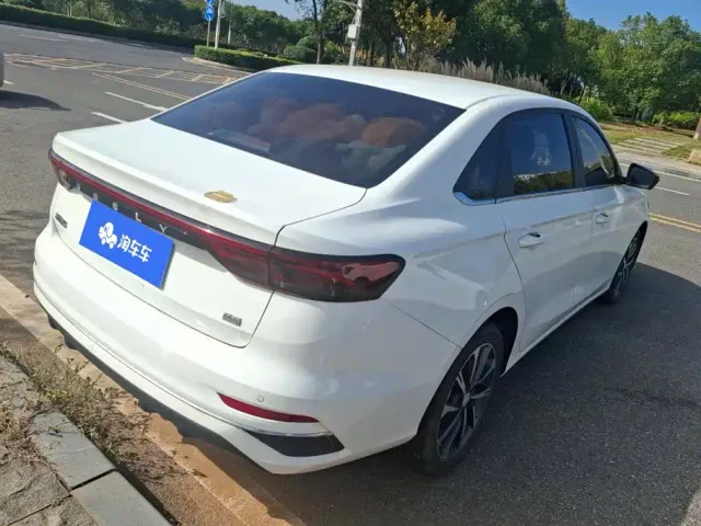 Geely Emgrand — Фото автомобиля 3