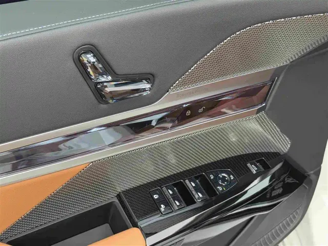 BMW 7 Series — Фото автомобиля 8