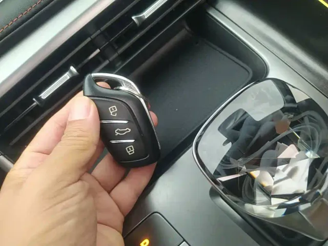 Roewe Roewe RX5 2023 1.5T Superior Edition — Фото автомобиля 8