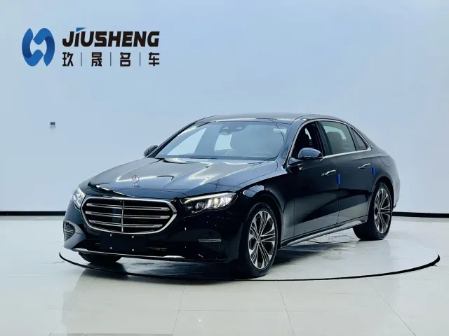 Фотография автомобиля — Mercedes-Benz E-Class
