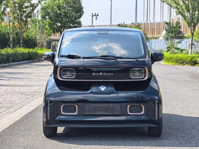 Baojun KiWi EV — Фото автомобиля 2