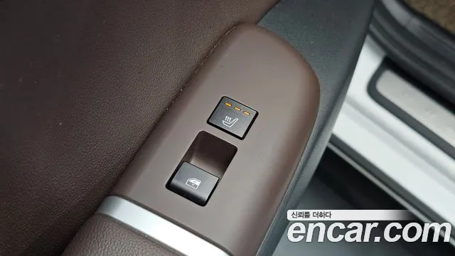 Hyundai Grandeur Grandeur (GN7) 2.5 Бензин 2WD — Фото автомобиля 25