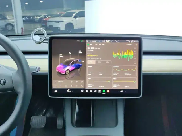 Tesla Model Y — Фото автомобиля 14