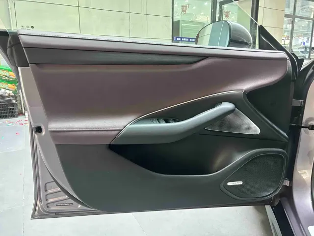 Xiaomi SU7 — Фото автомобиля 9