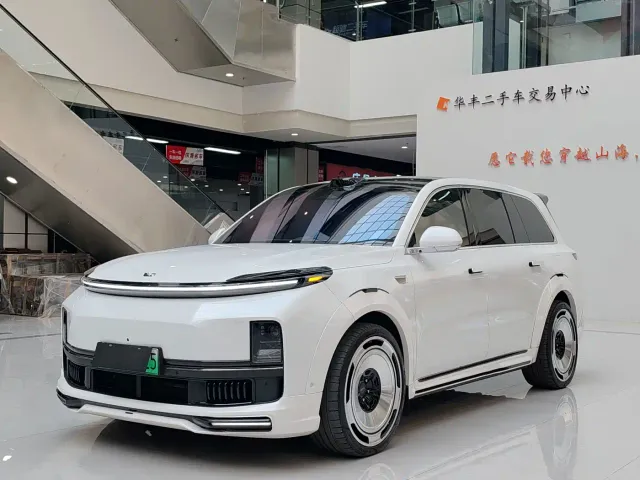 Li Auto L9 — Фото автомобиля 2