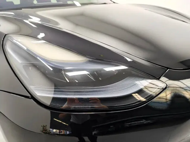 Tesla Model 3 — Фото автомобиля 7