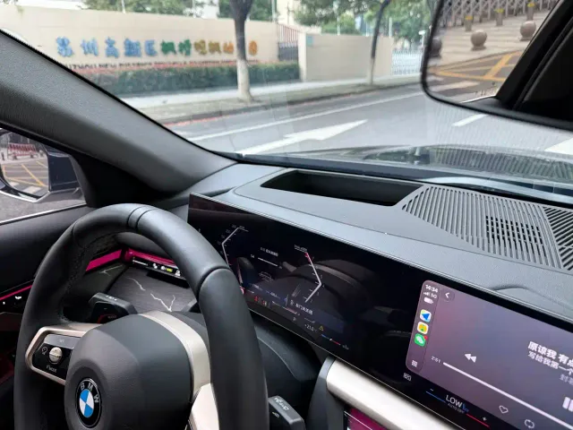 BMW 5 Series — Фото автомобиля 11