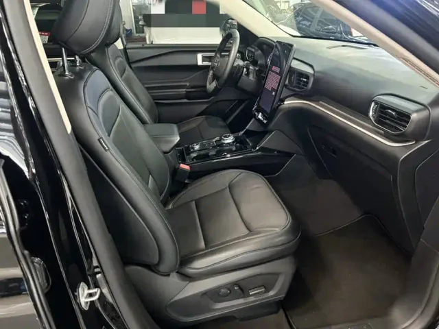 Ford Explorer — Фото автомобиля 5