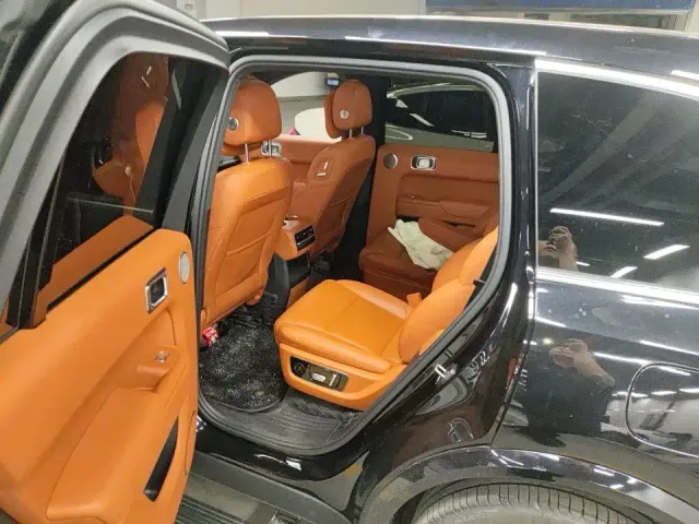 Li Auto L8 — Фото автомобиля 7